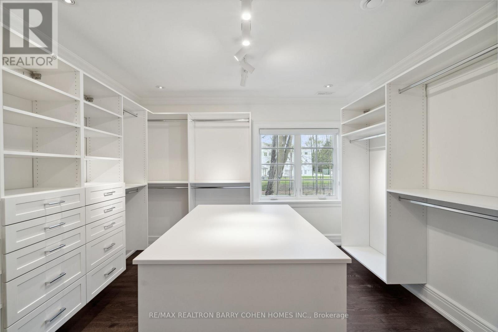 15 Park Lane Circle Property Photo 19