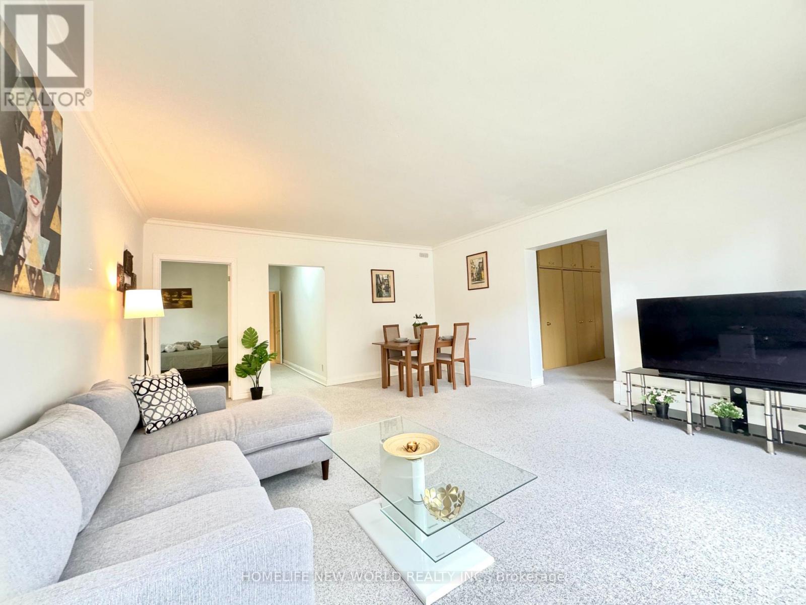 1563 Bathurst Street Property Photo 6