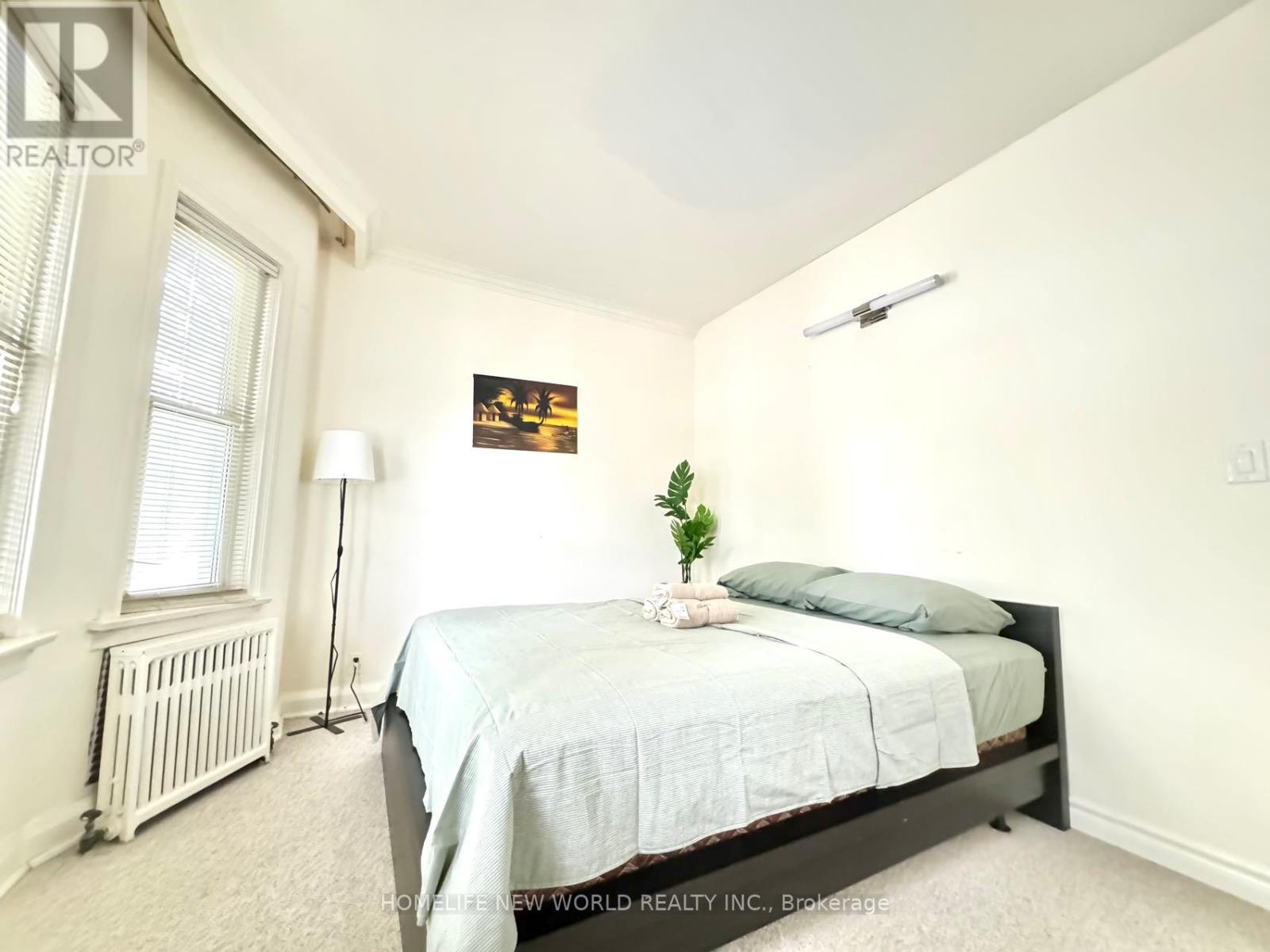 1563 Bathurst Street Property Photo 12
