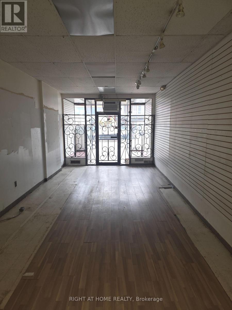 654 Bloor Street W Property Photo 2