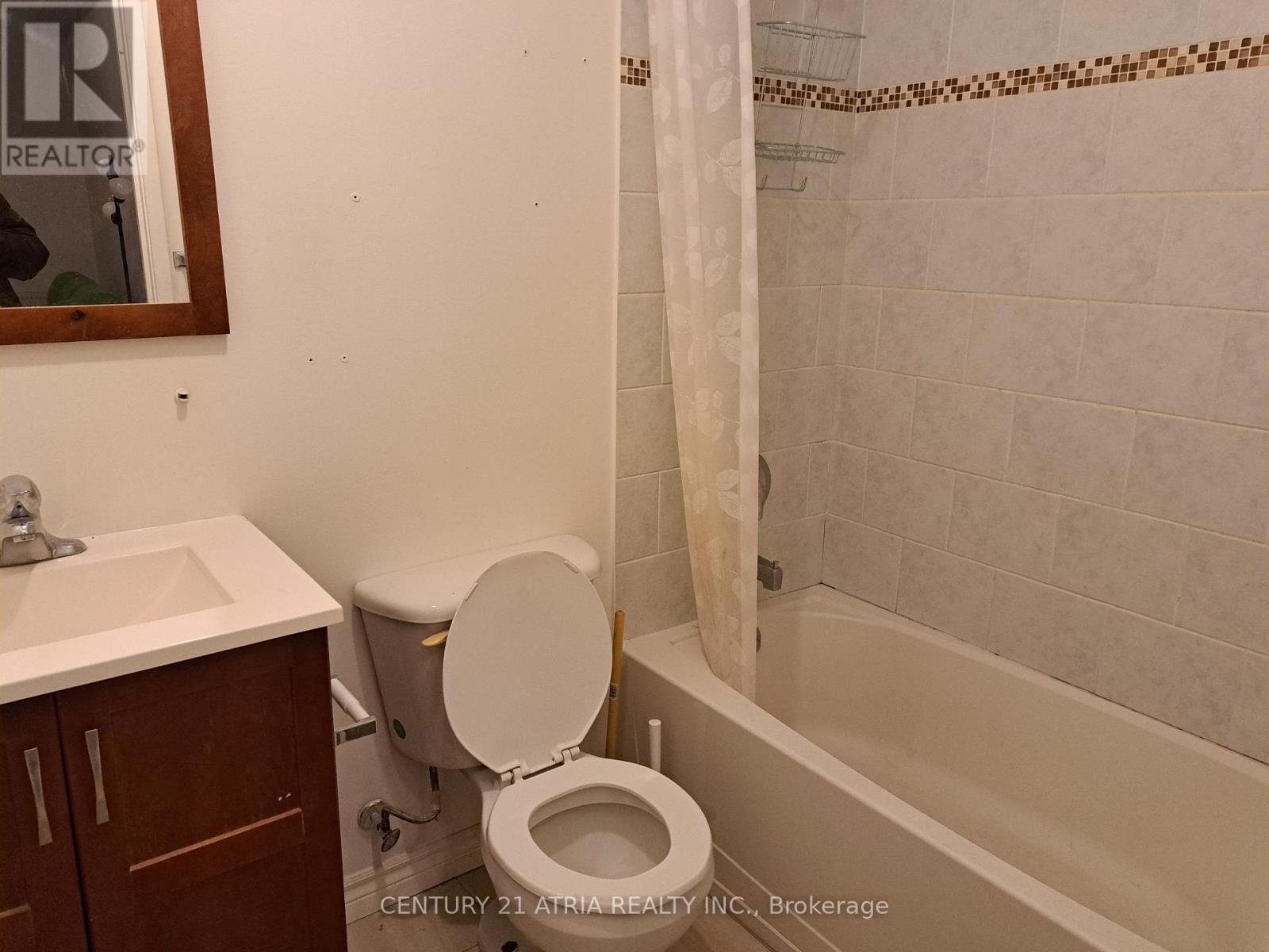 302 - 366 College Street Property Photo 6