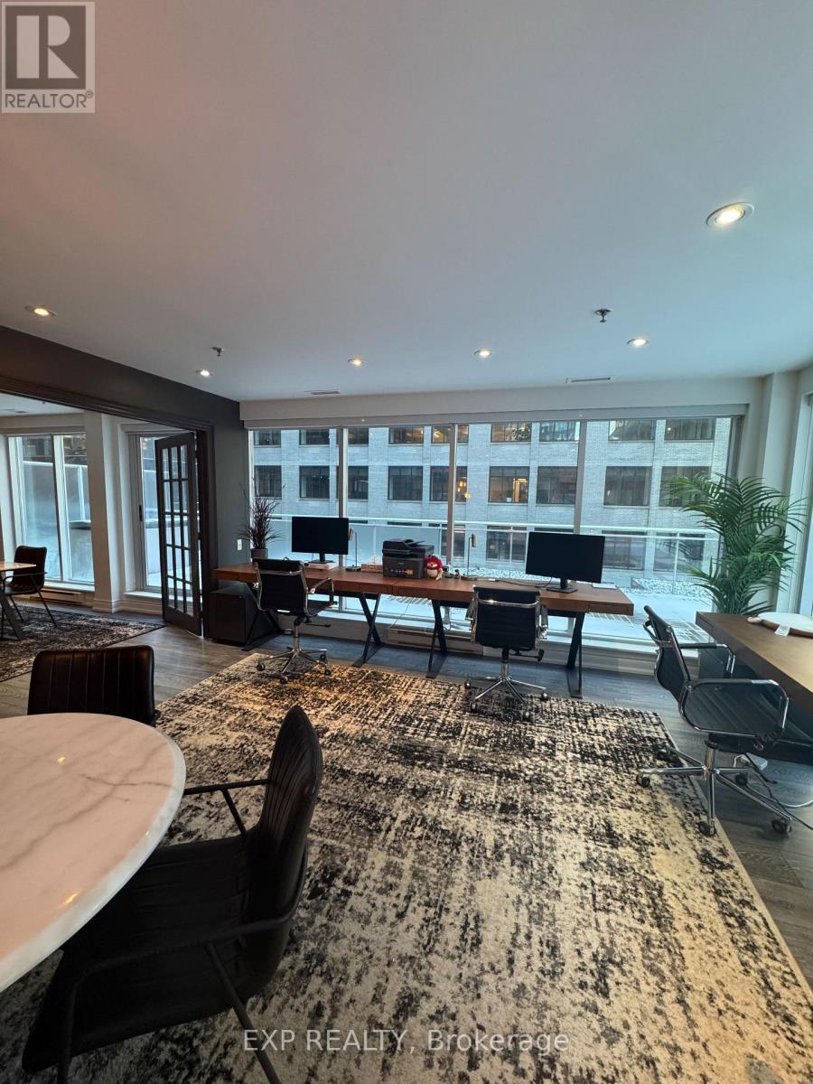 73 Richmond Street W Property Photo 5
