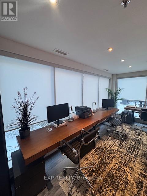 73 Richmond Street W Property Photo 7