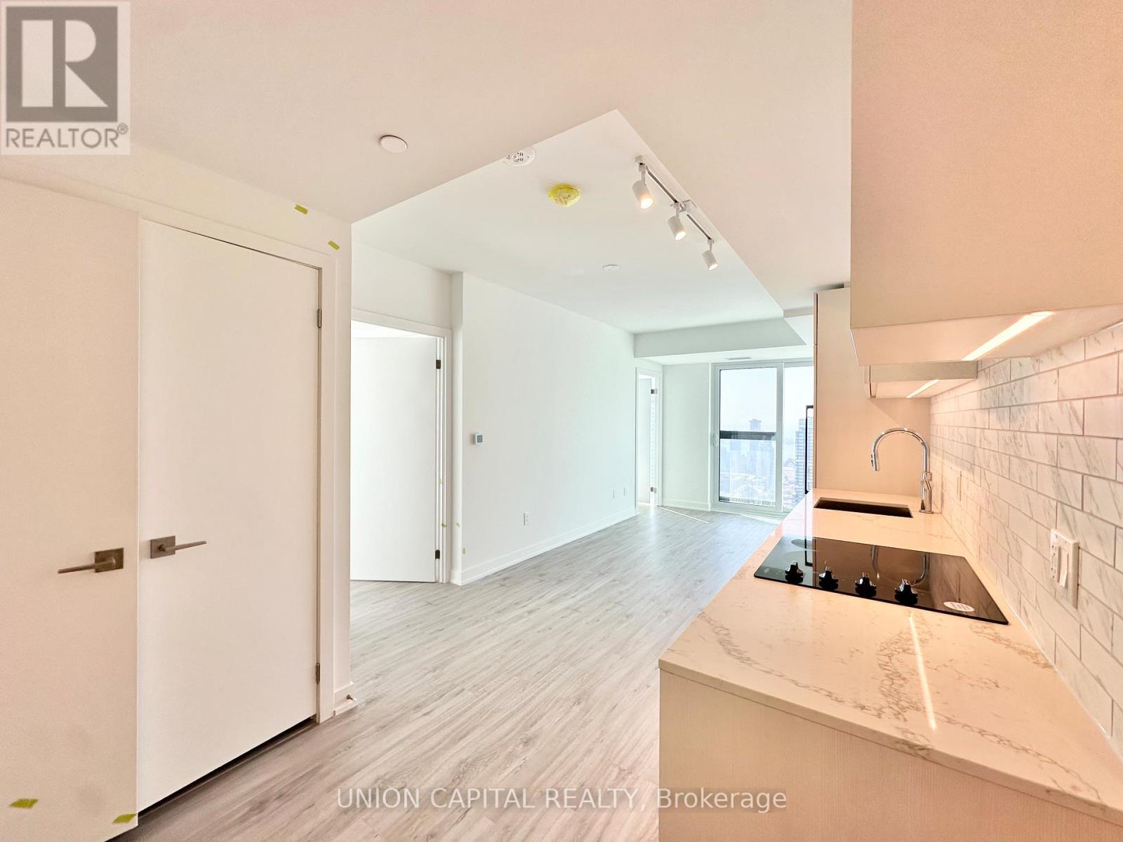 5511 - 252 Church Street Property Photo 5