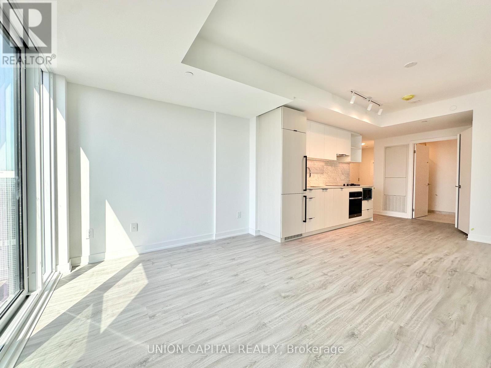 5511 - 252 Church Street Property Photo 9