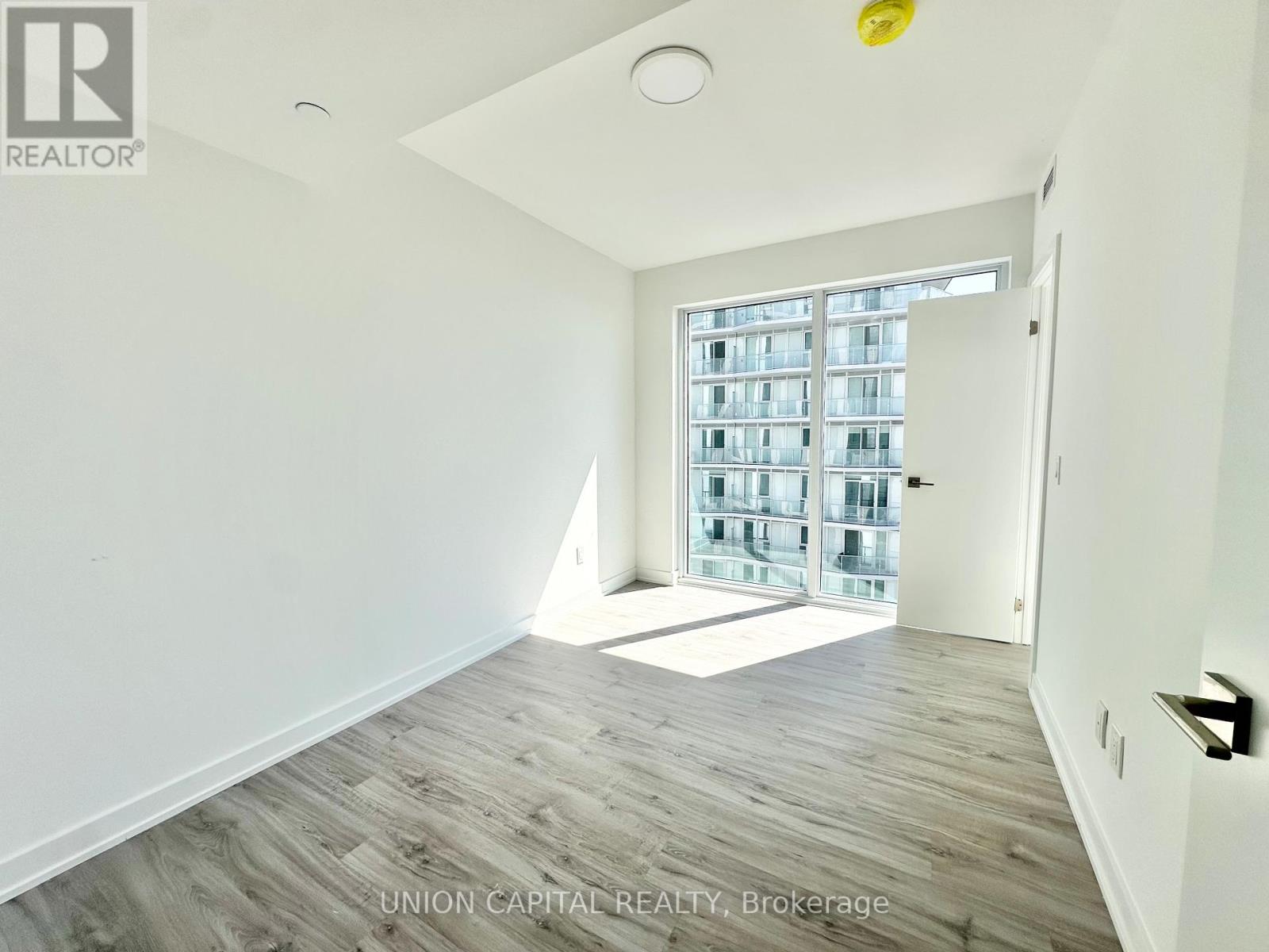 5511 - 252 Church Street Property Photo 10