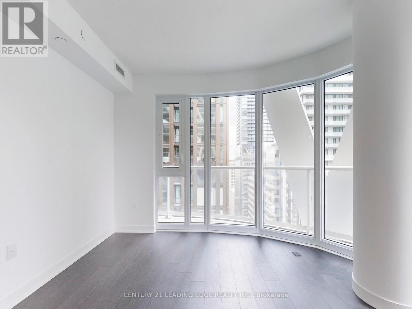 2212 - 230 Simcoe Street Property Photo 4