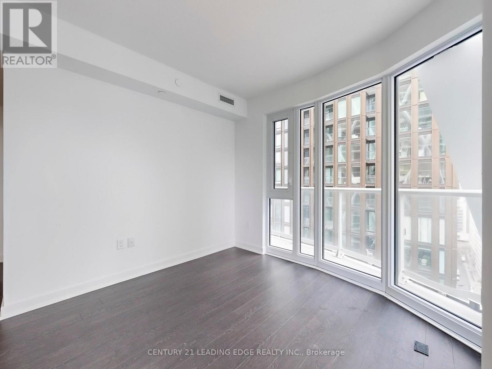 2212 - 230 Simcoe Street Property Photo 5