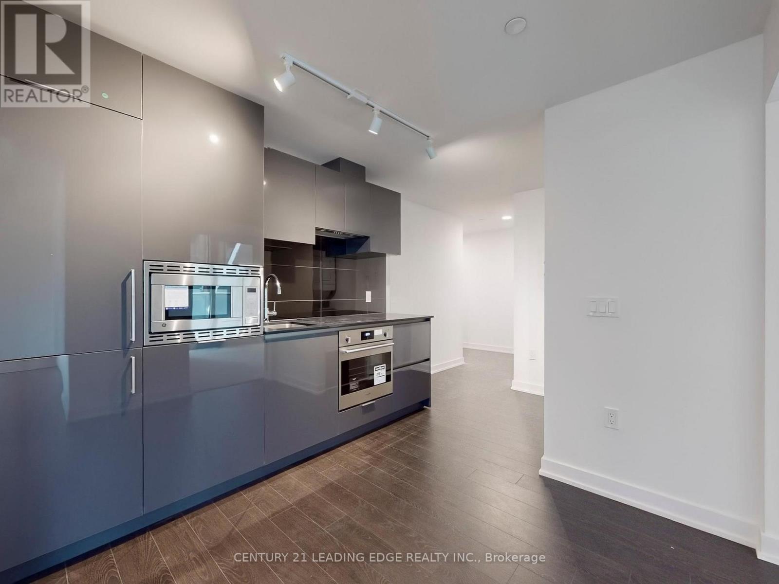 2212 - 230 Simcoe Street Property Photo 6