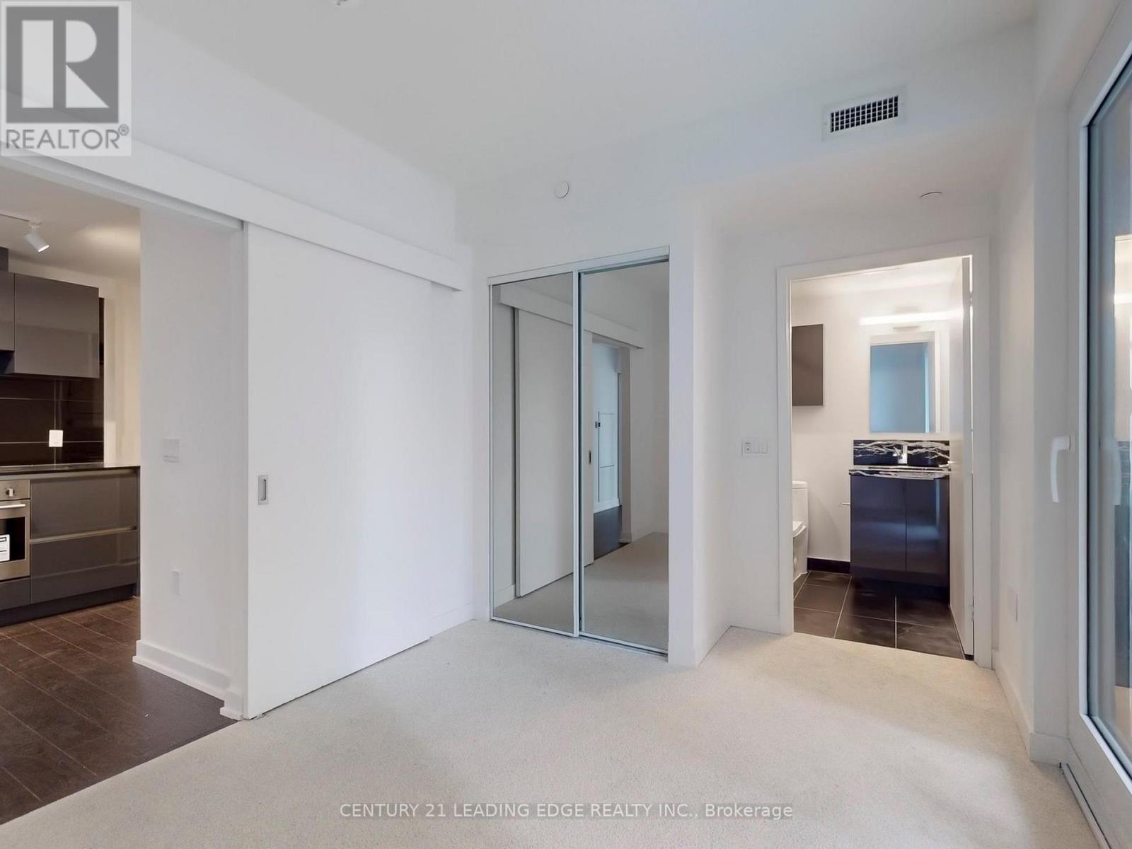 2212 - 230 Simcoe Street Property Photo 12