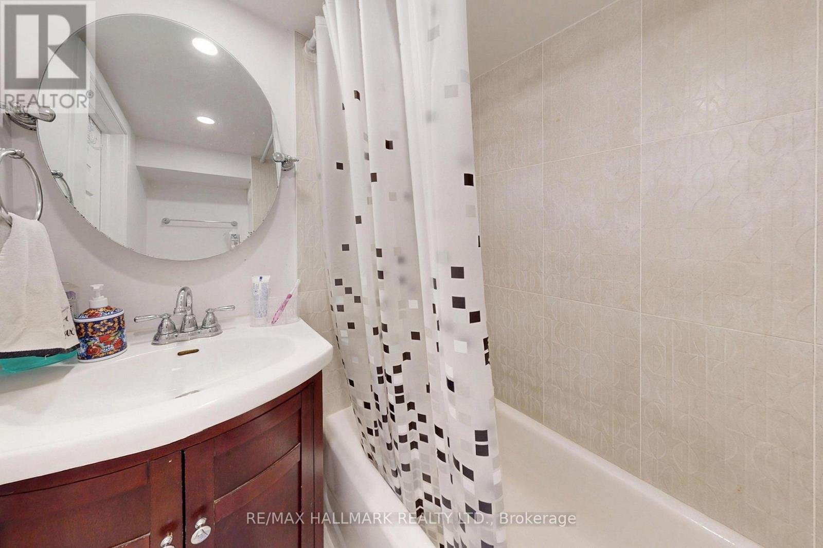 96 Searle Avenue Property Photo 25