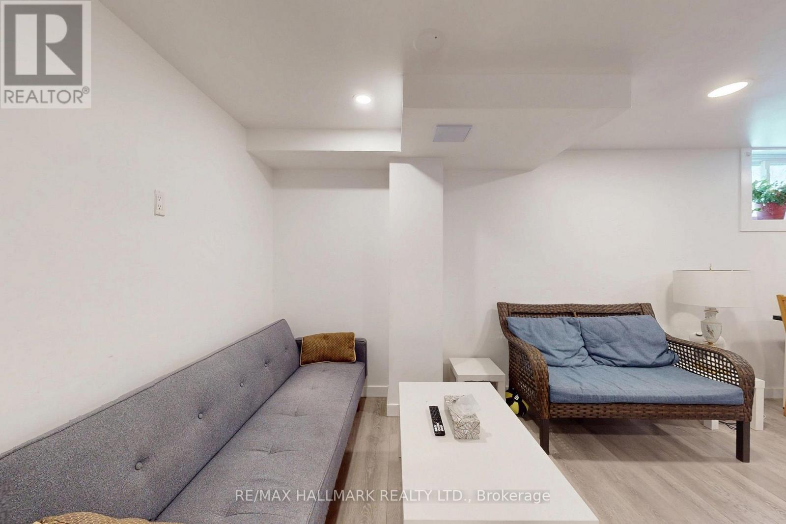 96 Searle Avenue Property Photo 27