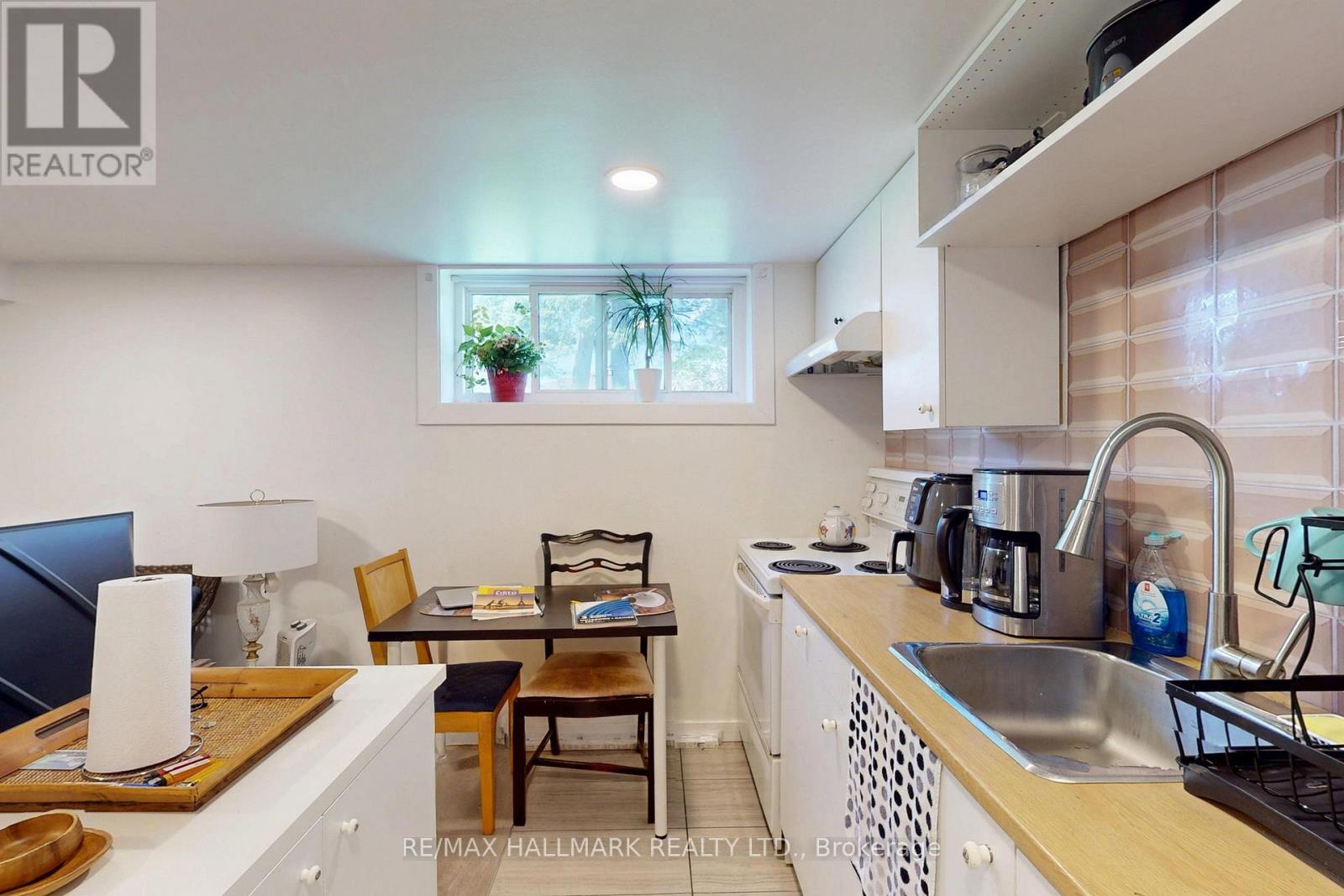 96 Searle Avenue Property Photo 30