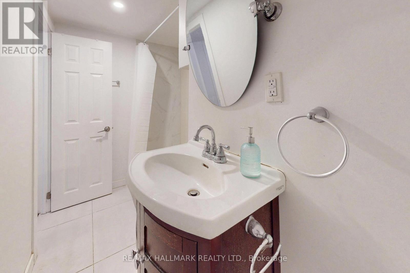 96 Searle Avenue Property Photo 33