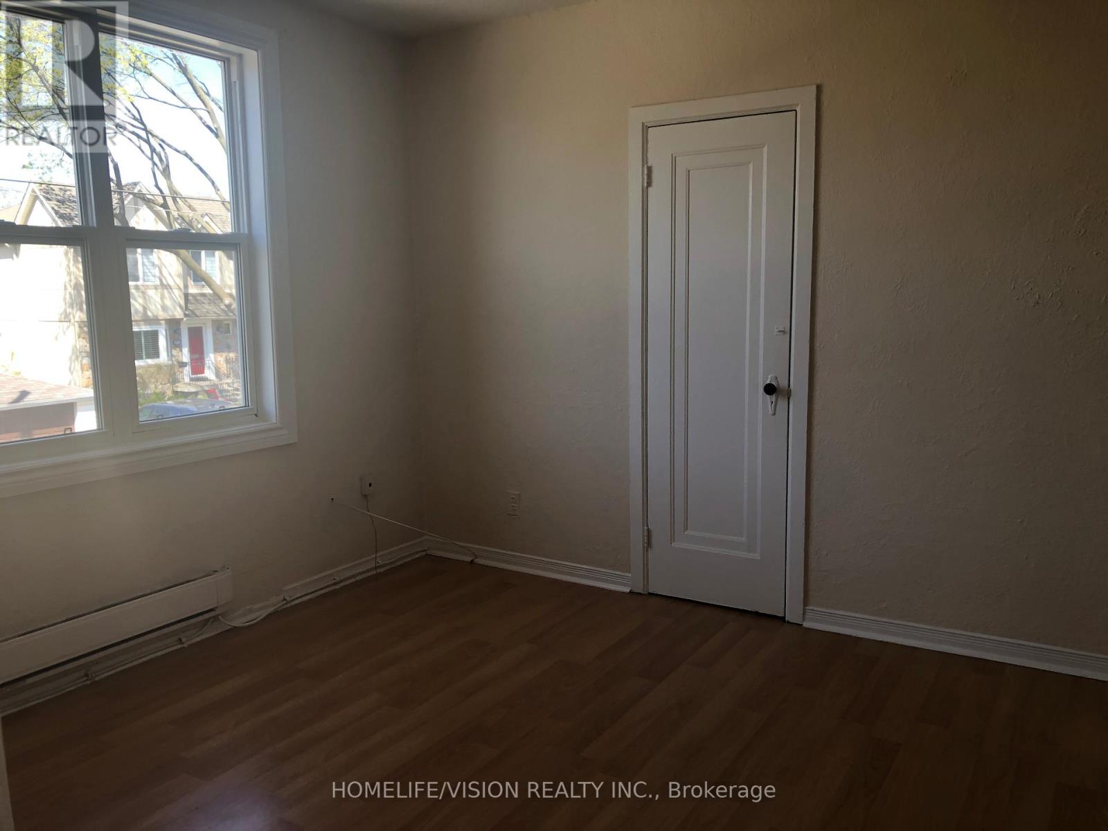 2 - 421 Sutherland Drive Property Photo 1