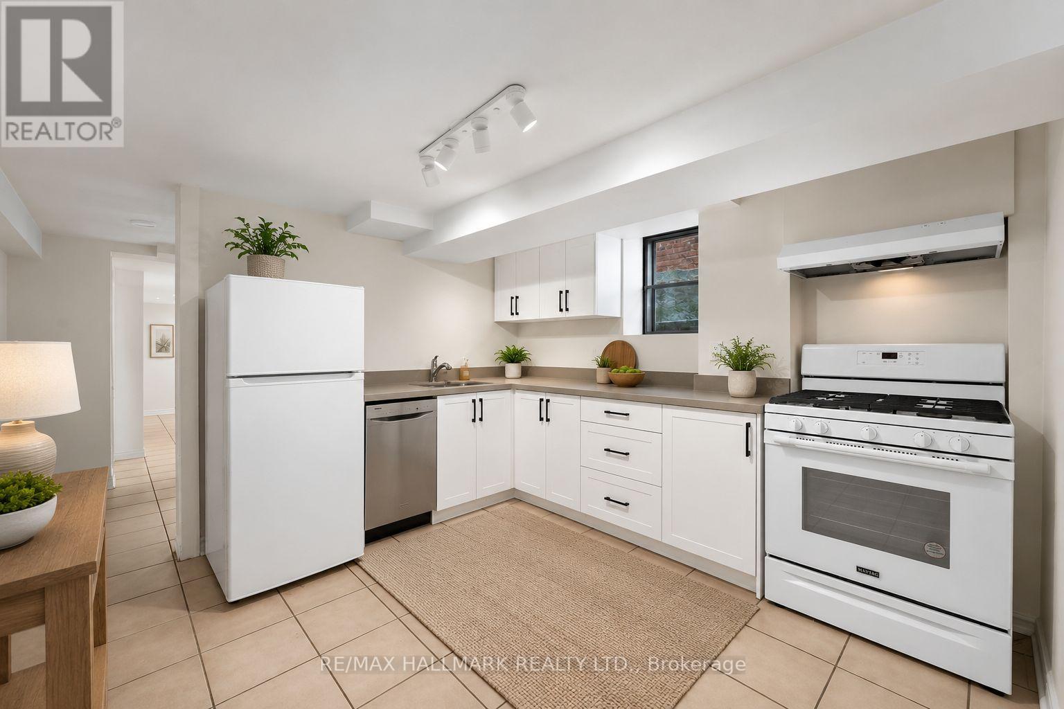 261 Ossington Avenue Property Photo 40