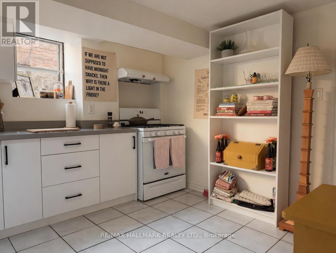 261 Ossington Avenue Property Photo 42