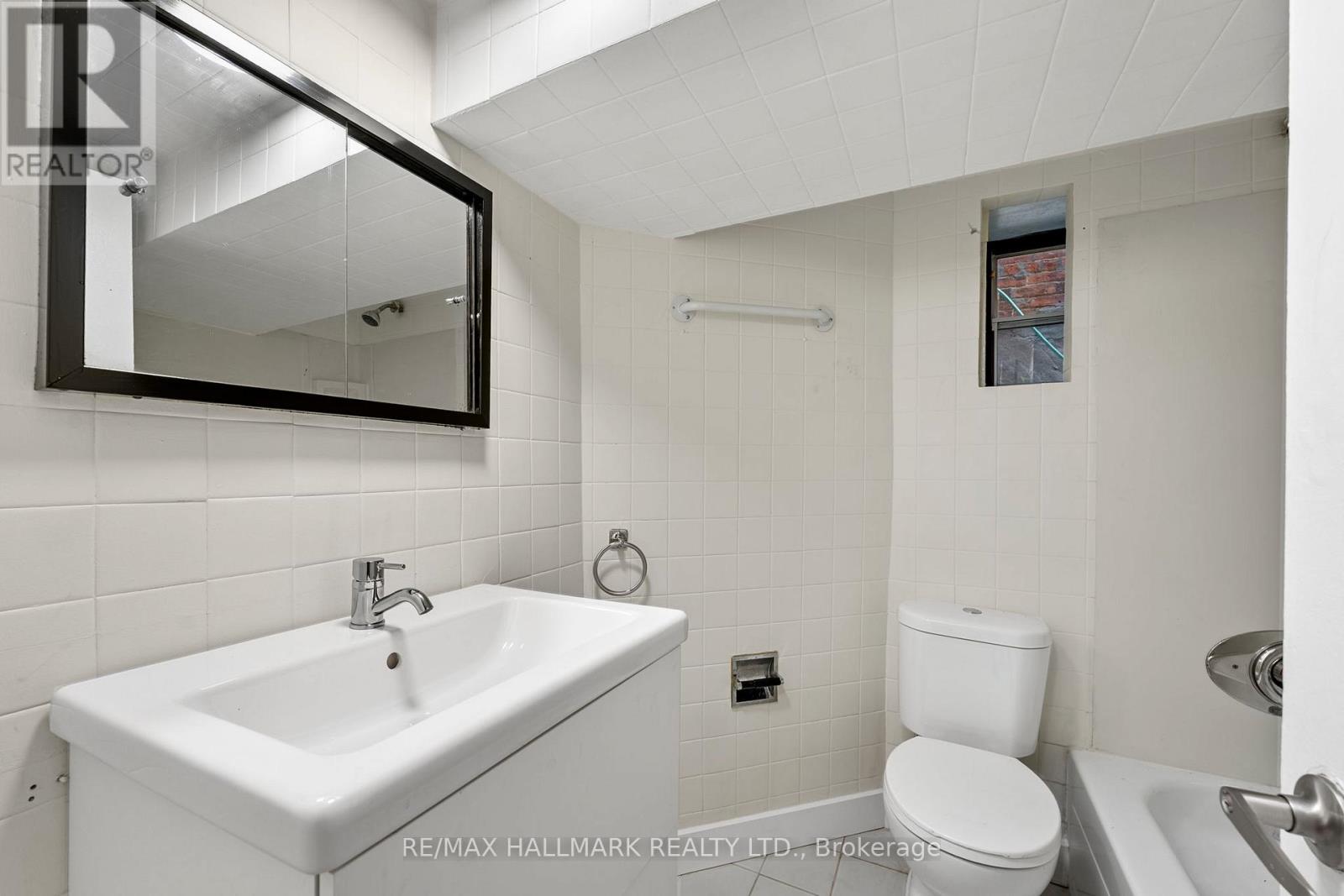 261 Ossington Avenue Property Photo 43