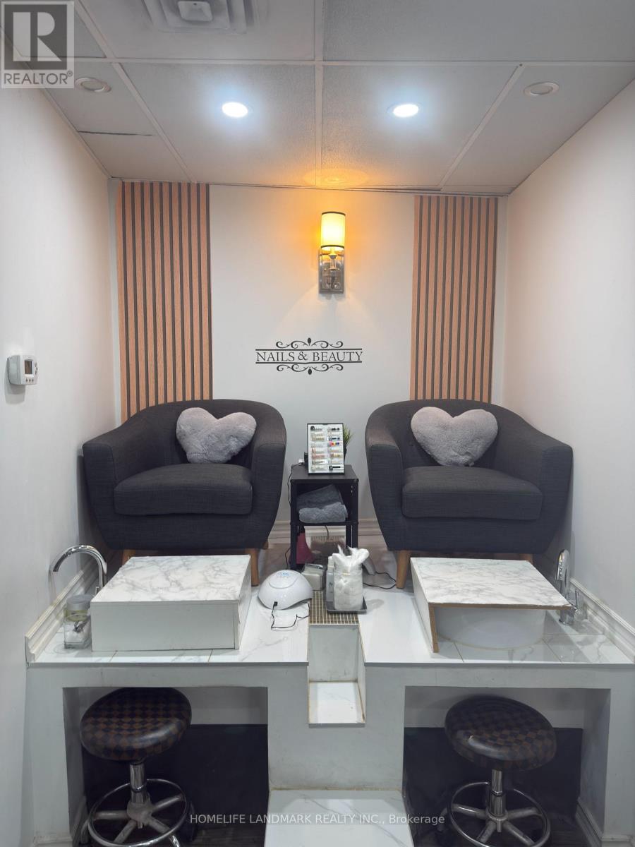 300 - 5519 Yonge Street Property Photo 6
