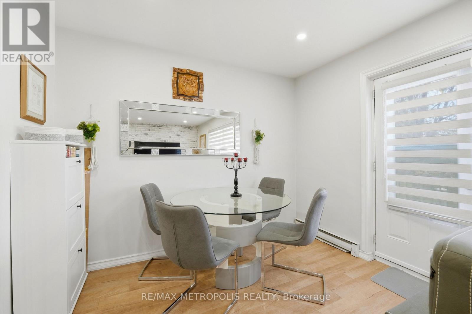 205 - 5877 Bathurst Street Property Photo 17