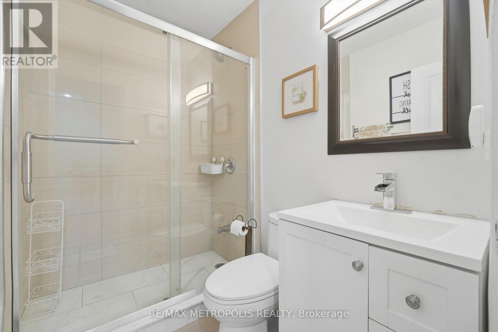 205 - 5877 Bathurst Street Property Photo 20