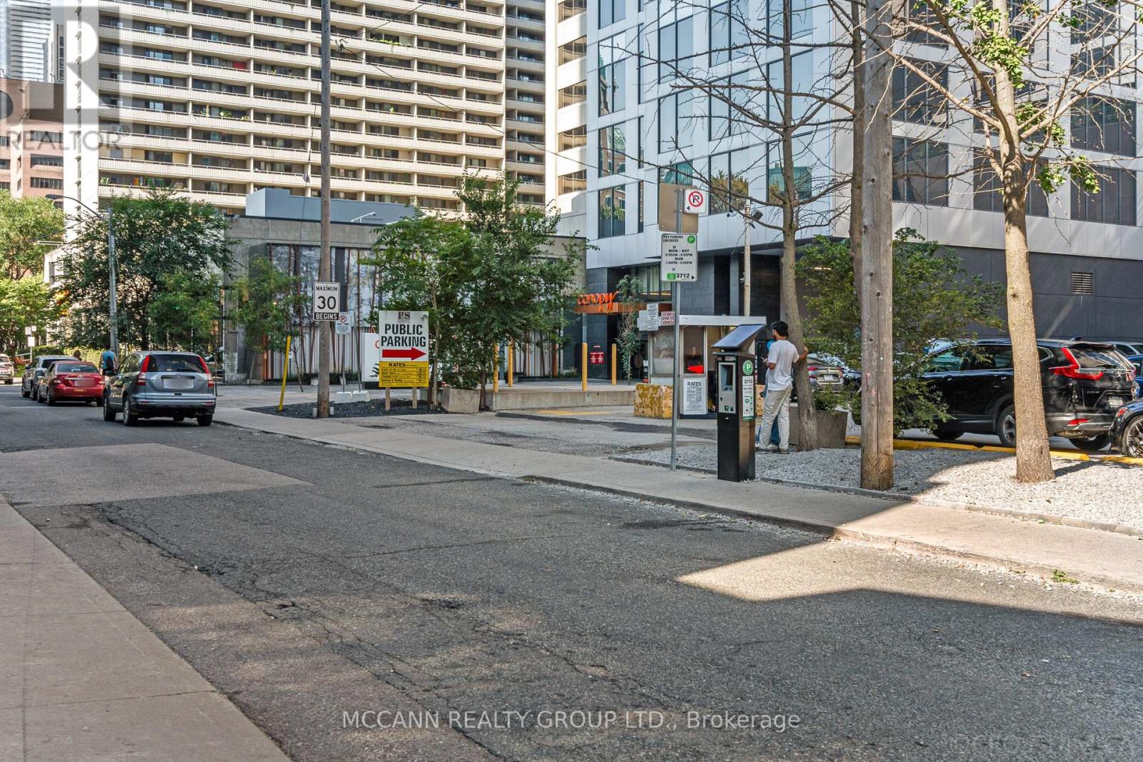 502 - 600 Sherbourne Street Property Photo 18