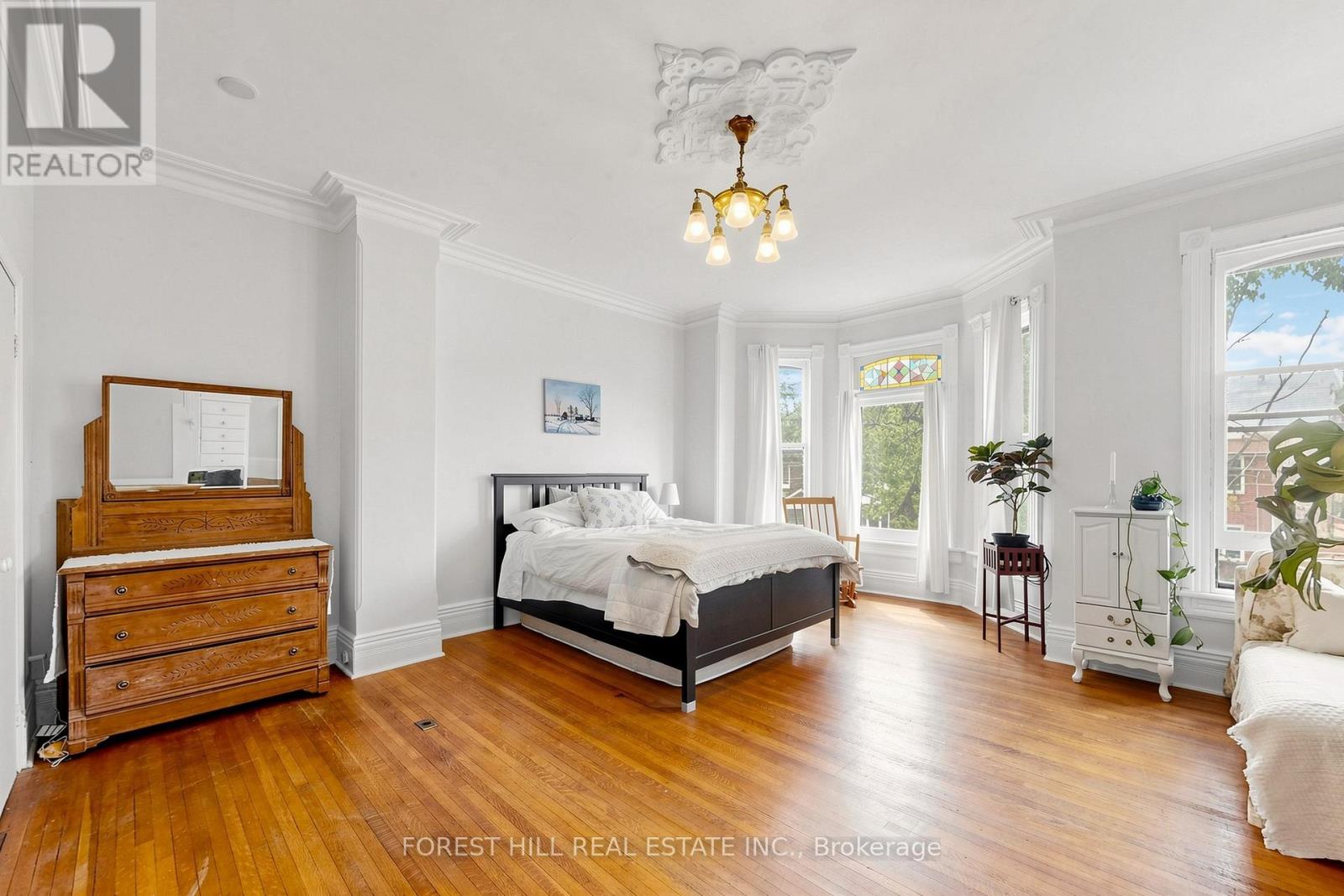 58 Nassau Street Property Photo 17