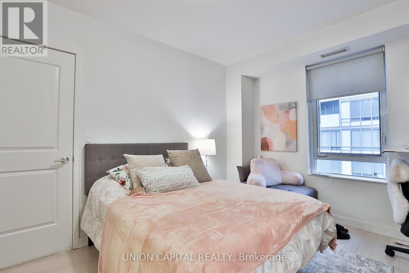 404 - 1 The Esplanade Property Photo 11