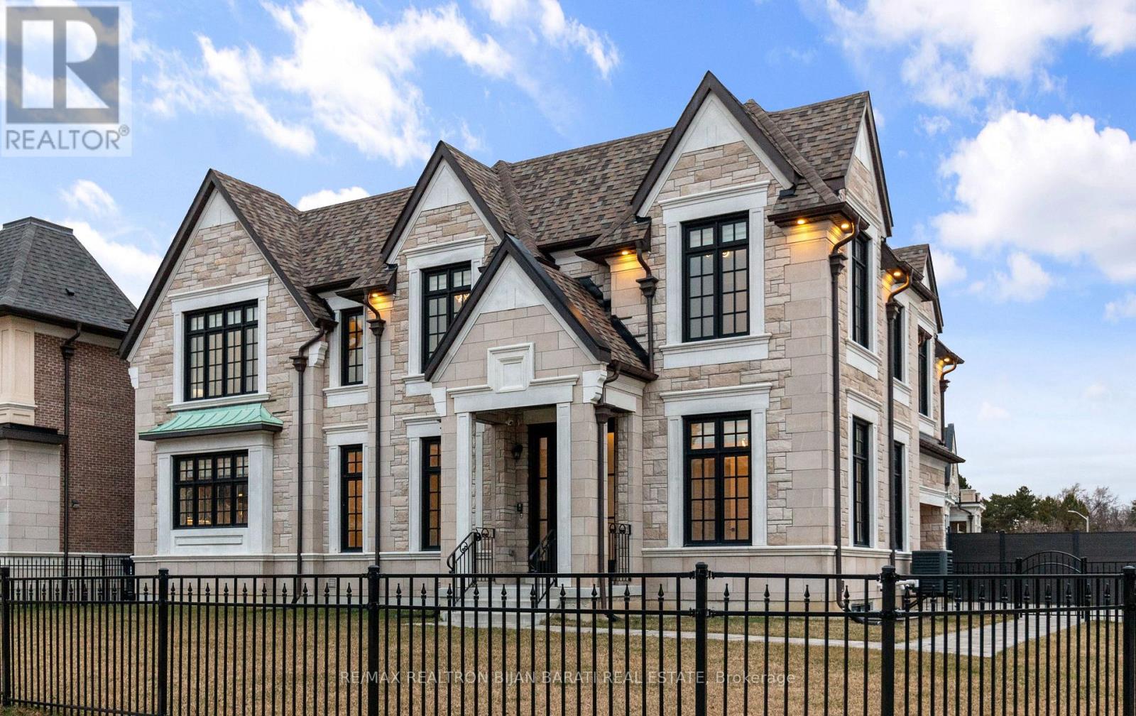 29 BALLYCONNOR COURT
