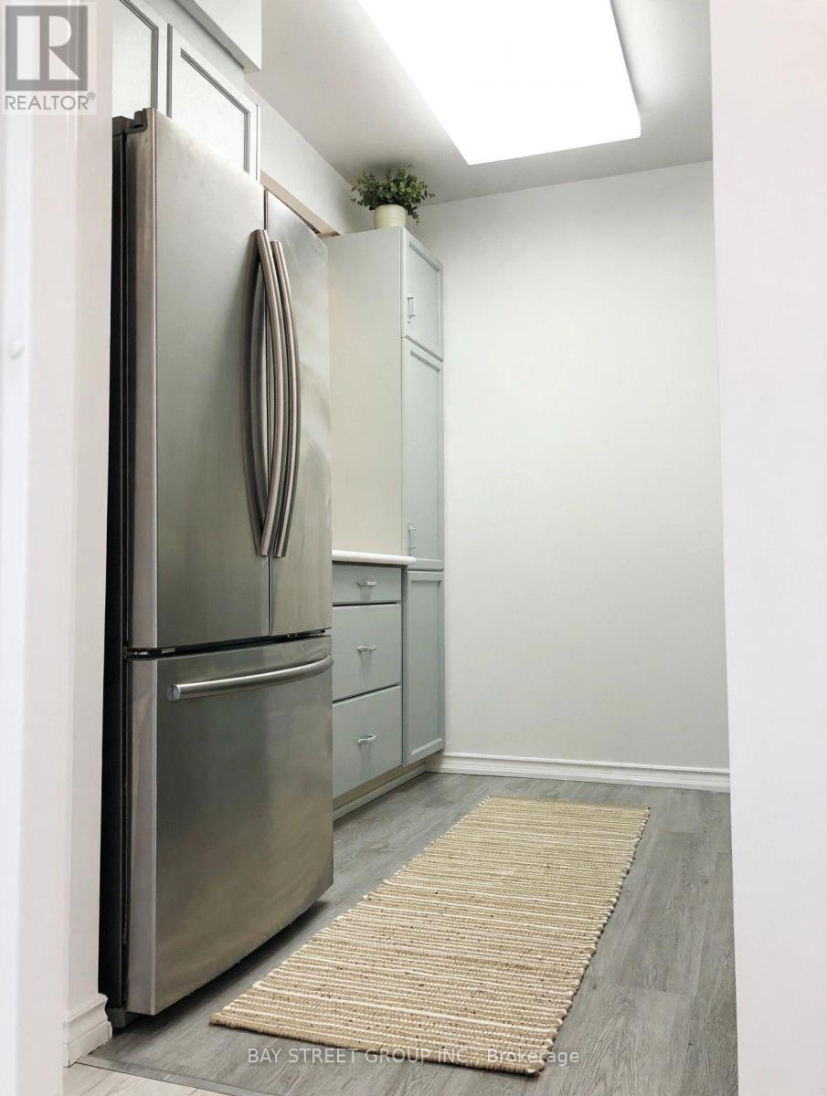 308 - 284 Bloor Street W Property Photo 15