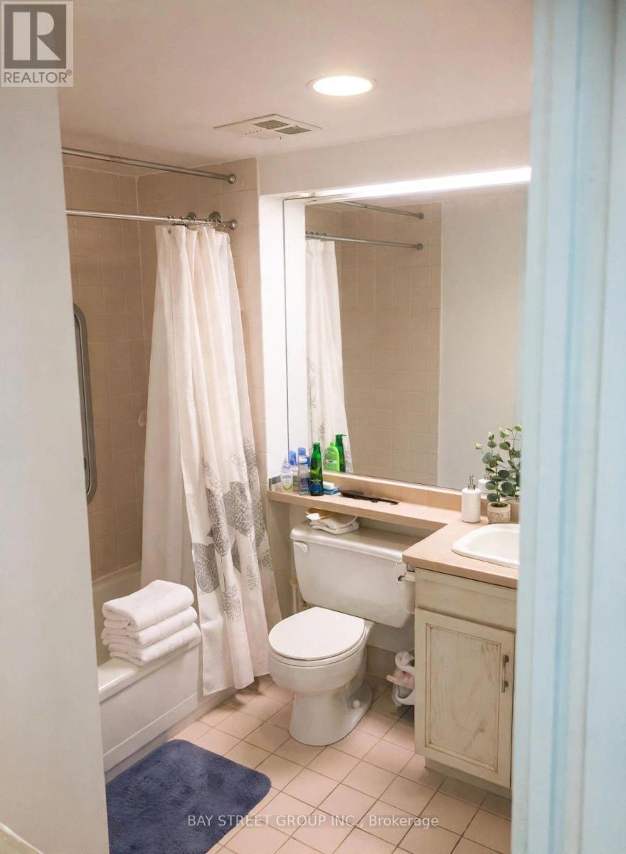 308 - 284 Bloor Street W Property Photo 17