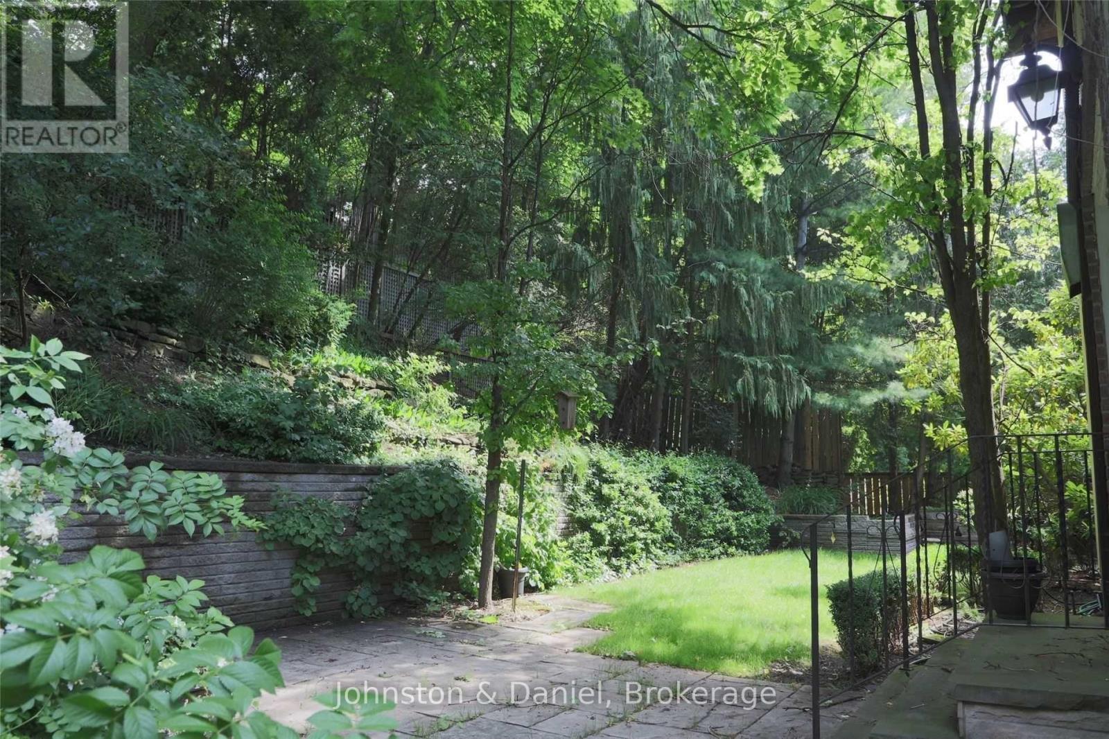 76 Poplar Plains Crescent Property Photo 1