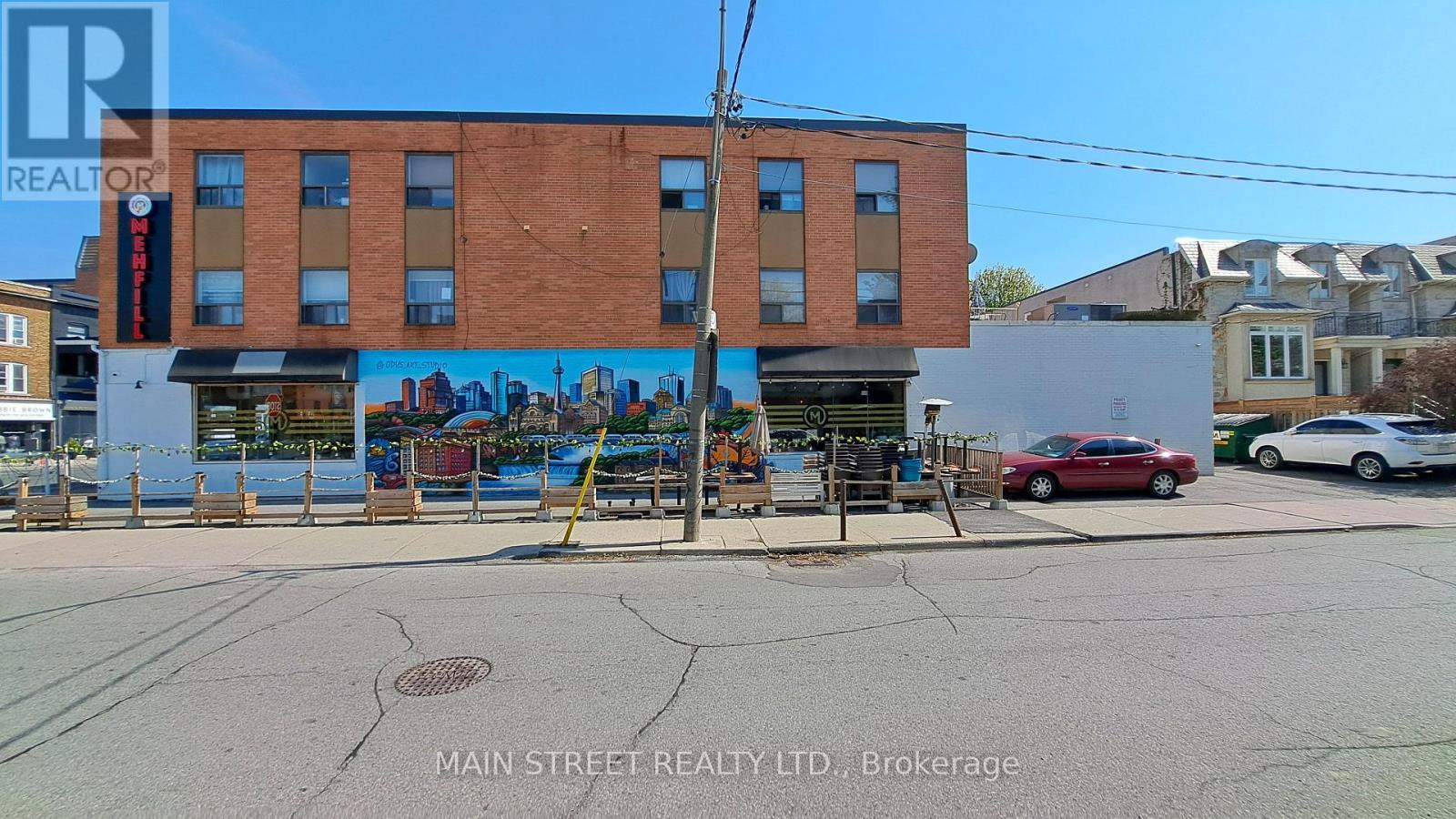 2588 & 2590 Yonge Street Property Photo 2