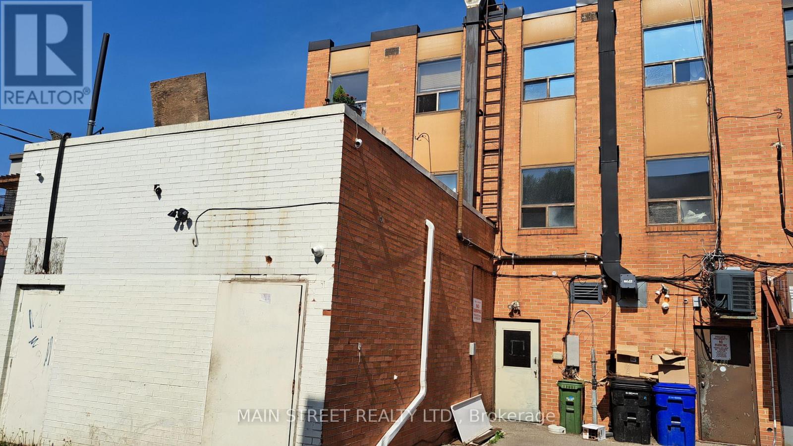 2588 & 2590 Yonge Street Property Photo 5