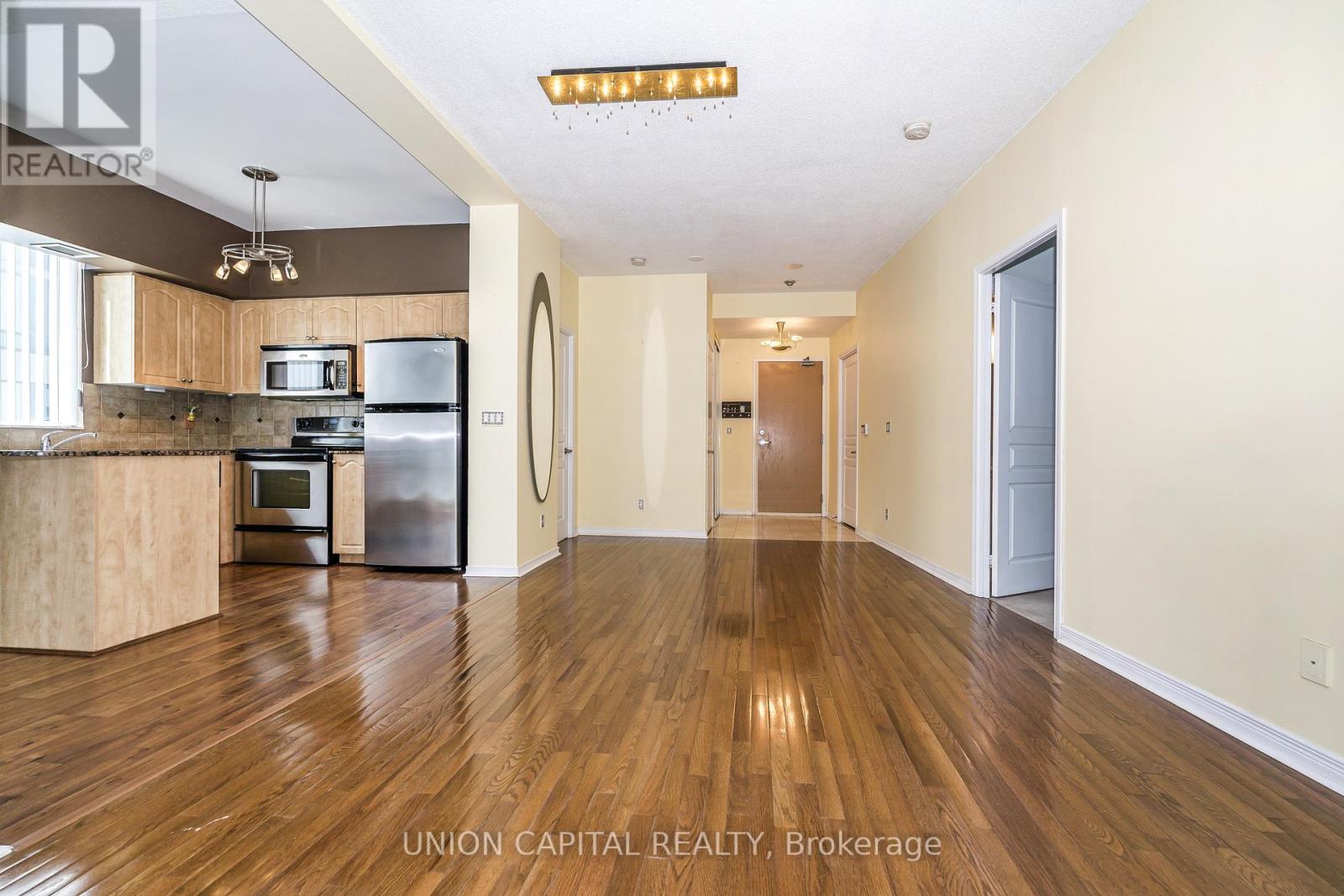 2002 - 509 Beecroft Road Property Photo 14