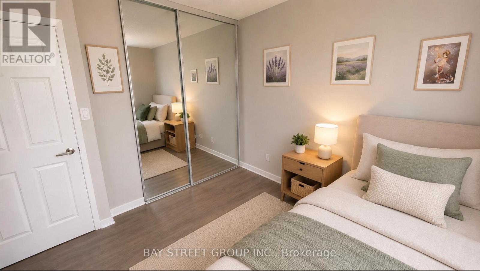 902 - 284 Bloor Street W Property Photo 11