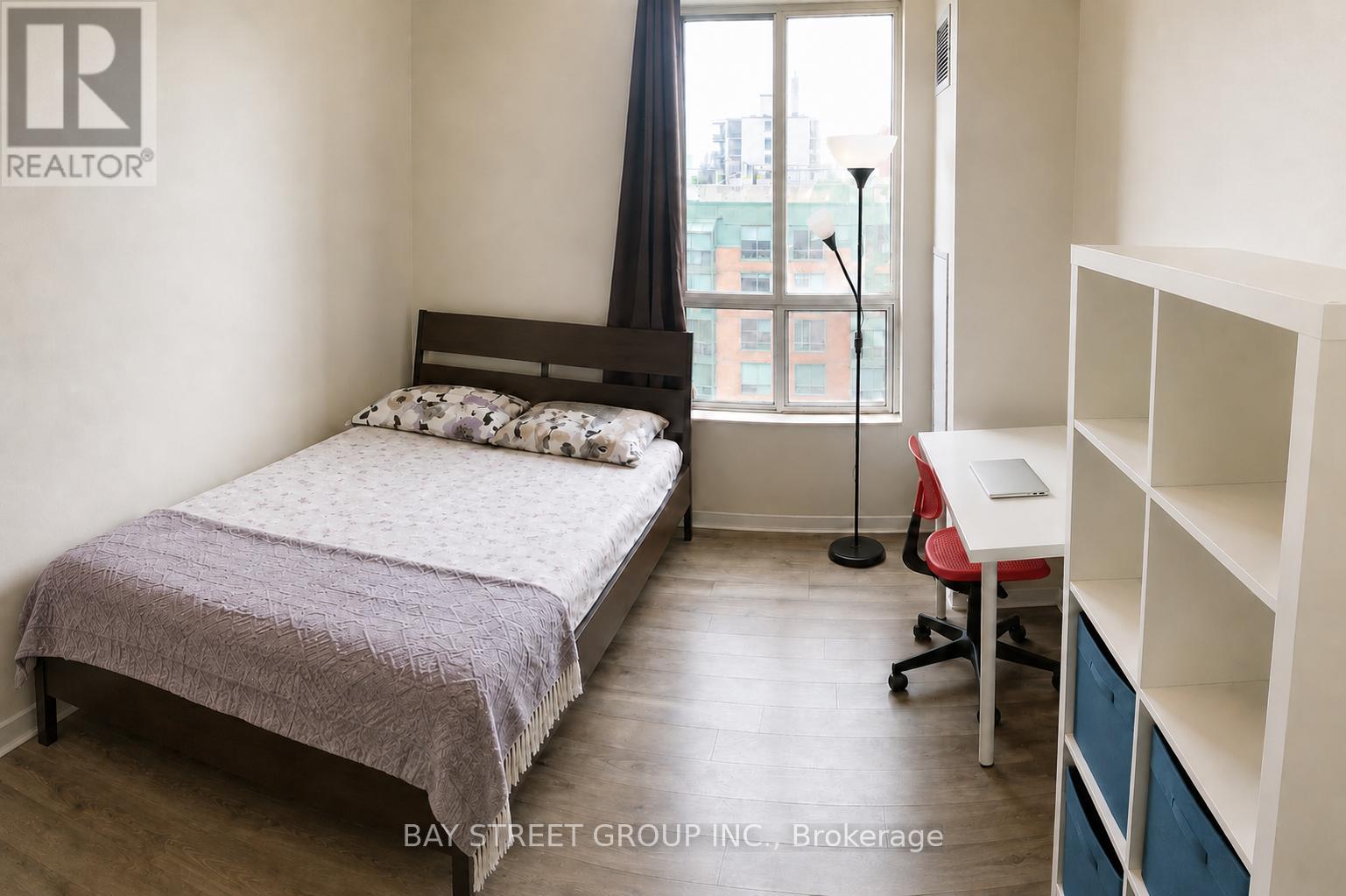 902 - 284 Bloor Street W Property Photo 12