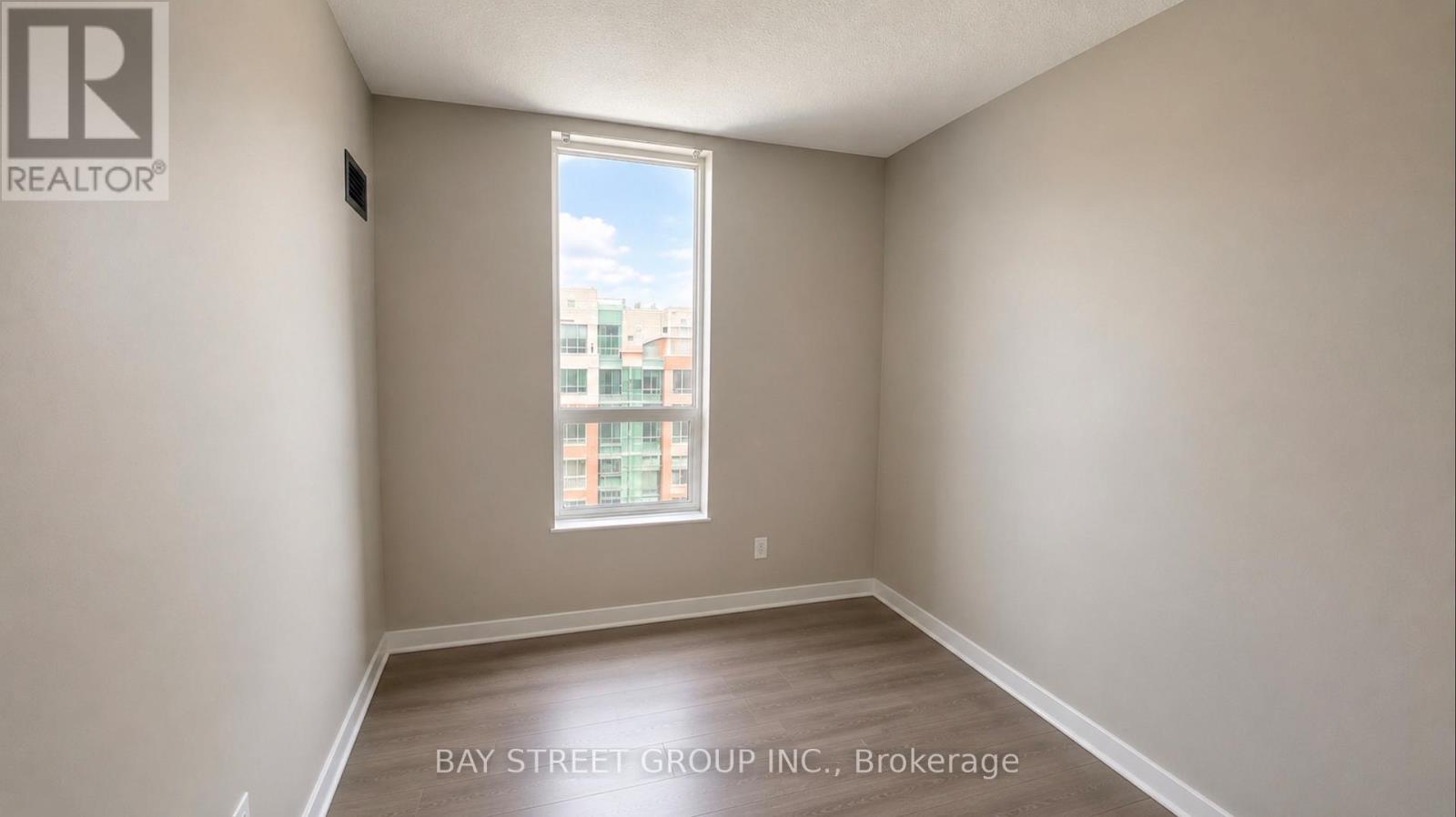 902 - 284 Bloor Street W Property Photo 18
