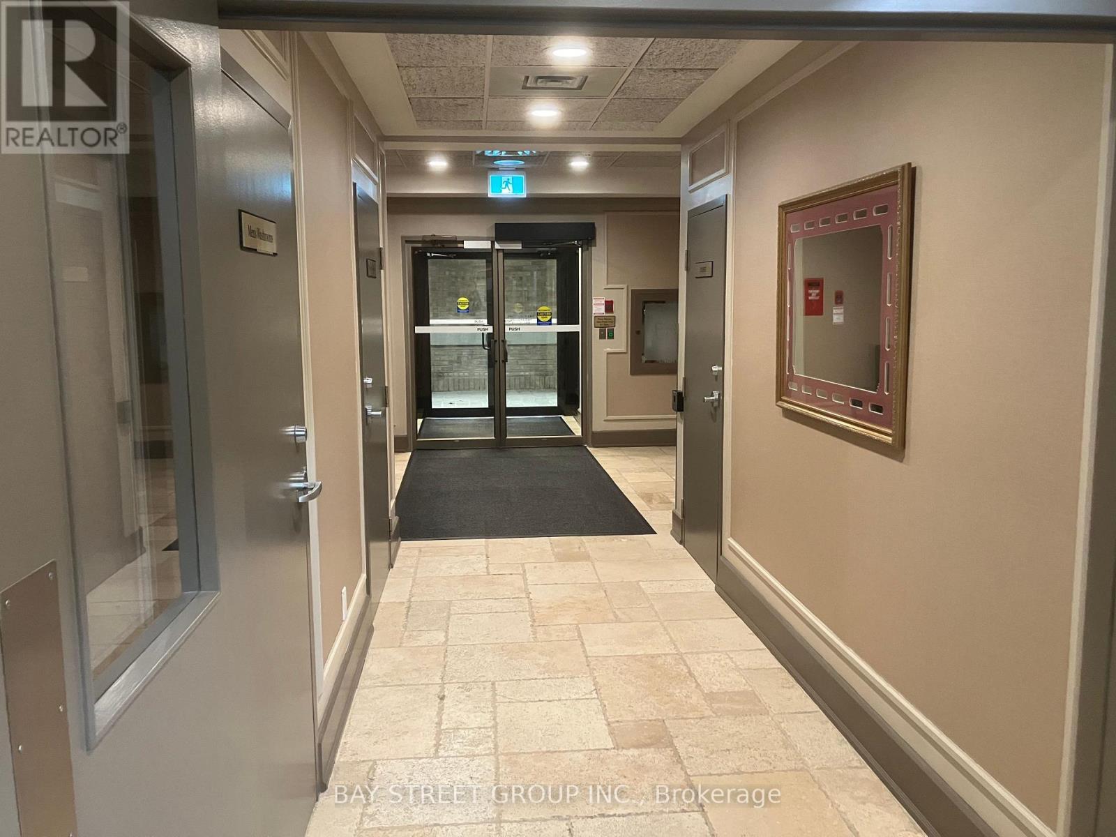 902 - 284 Bloor Street W Property Photo 22