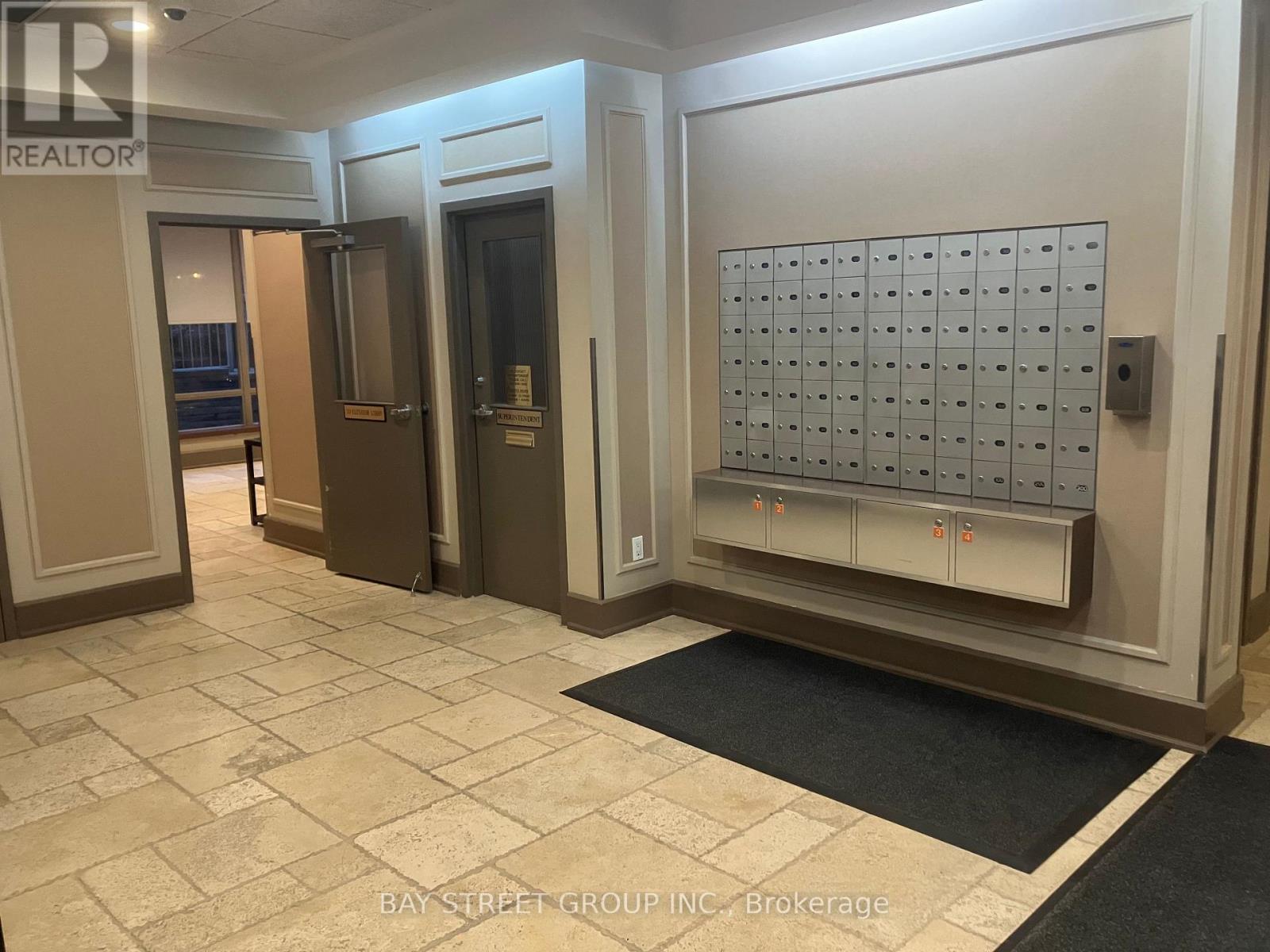 902 - 284 Bloor Street W Property Photo 25