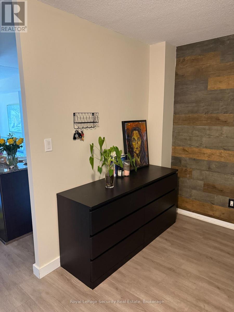 310 - 801 Sheppard Avenue Property Photo 6