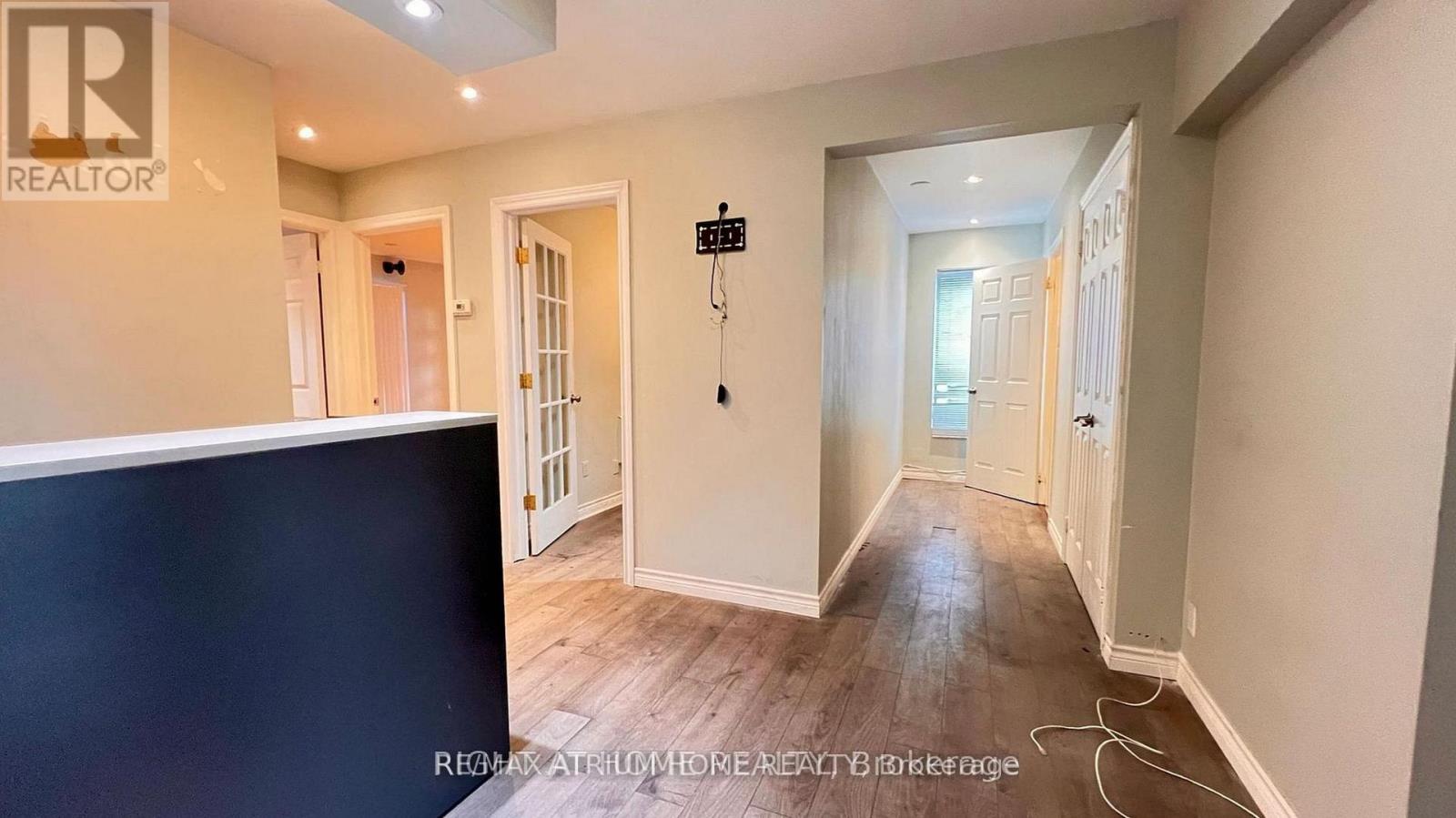 2nd B - 6024 Yonge Street Property Photo 4