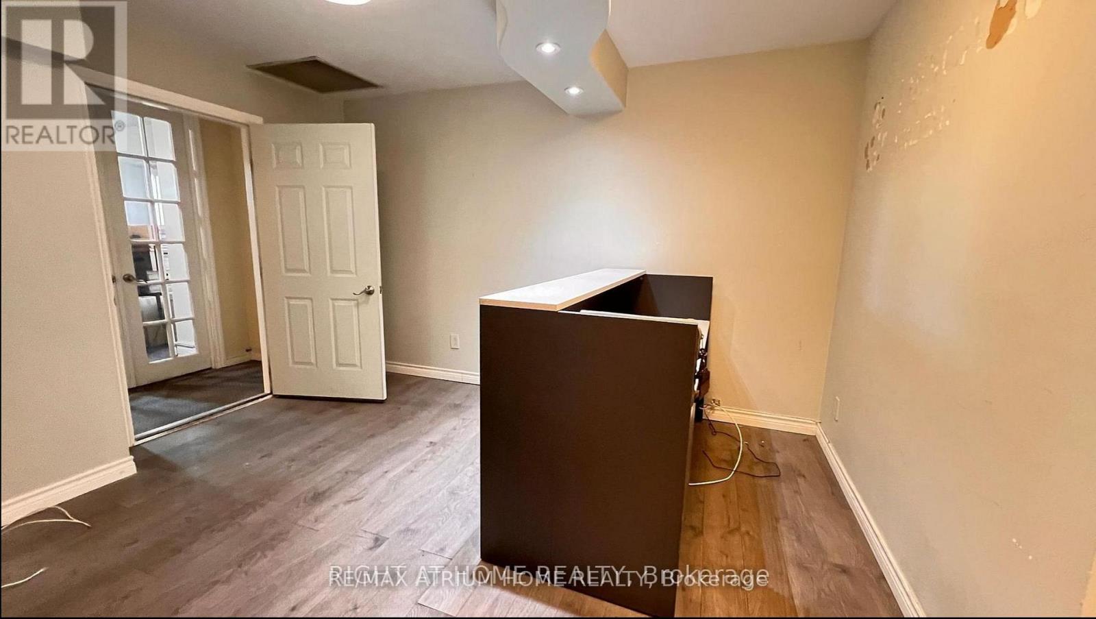 2nd B - 6024 Yonge Street Property Photo 5