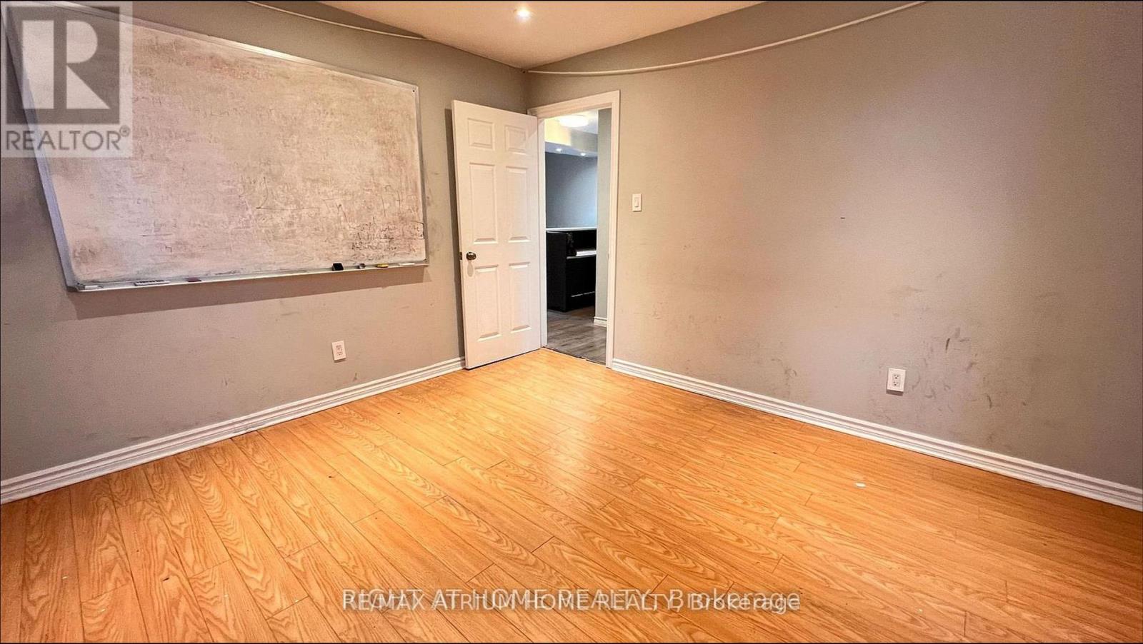 2nd B - 6024 Yonge Street Property Photo 11