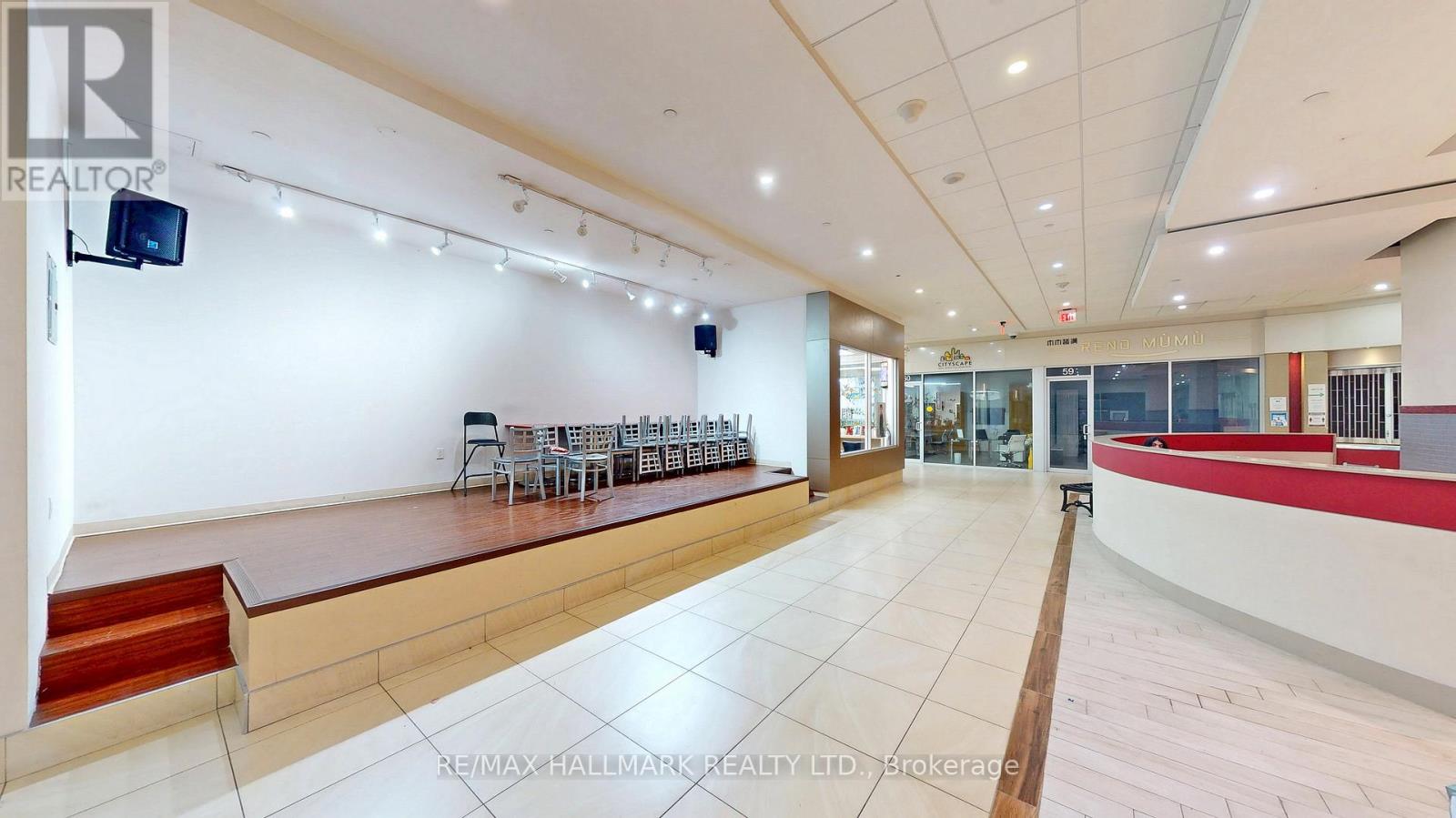 49 - 384 Yonge Street Property Photo 7