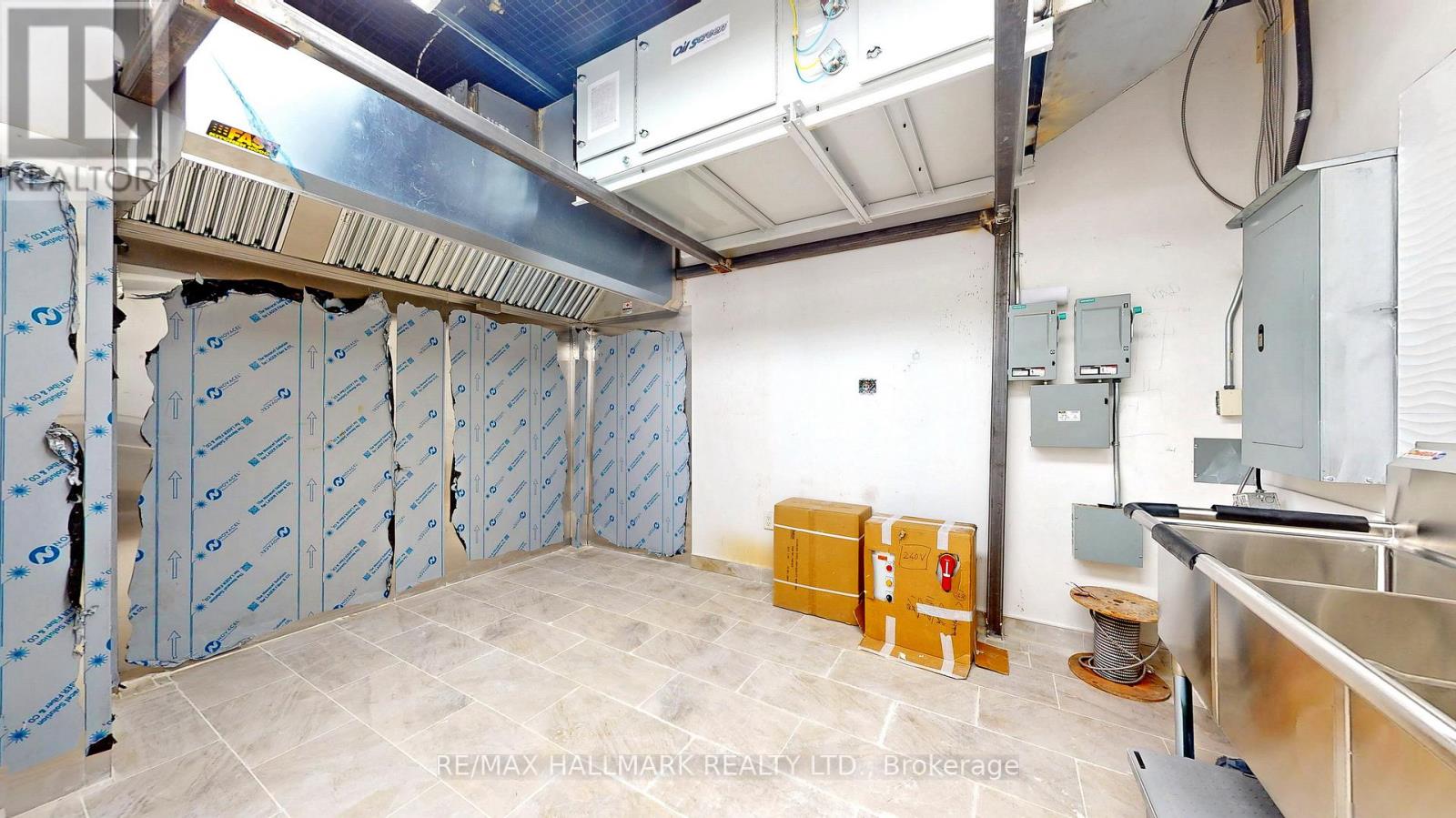 49 - 384 Yonge Street Property Photo 13