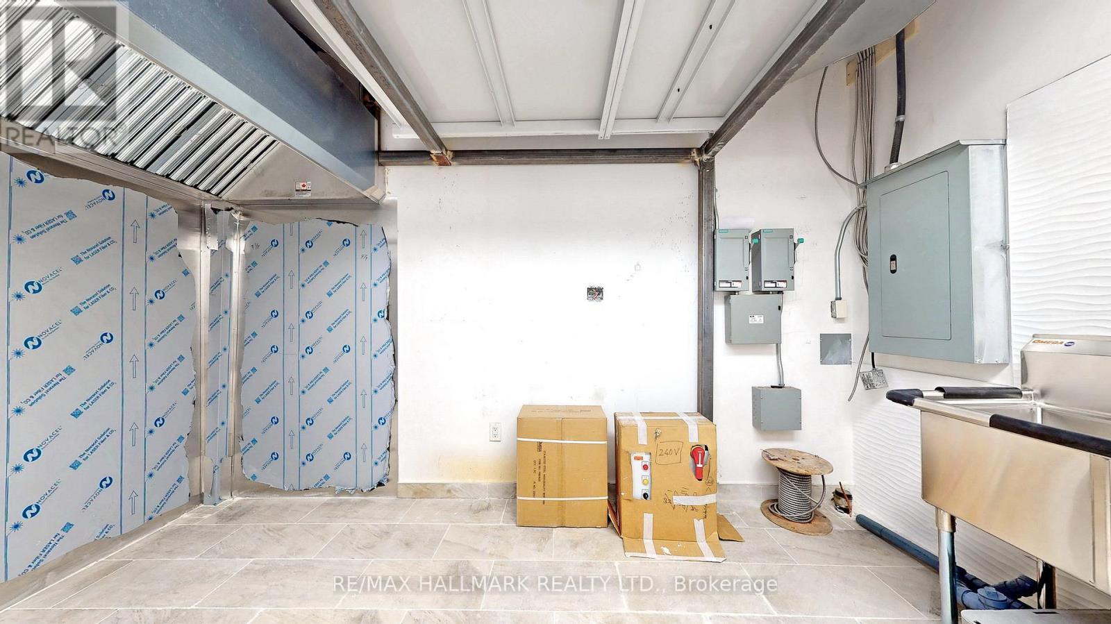 49 - 384 Yonge Street Property Photo 14