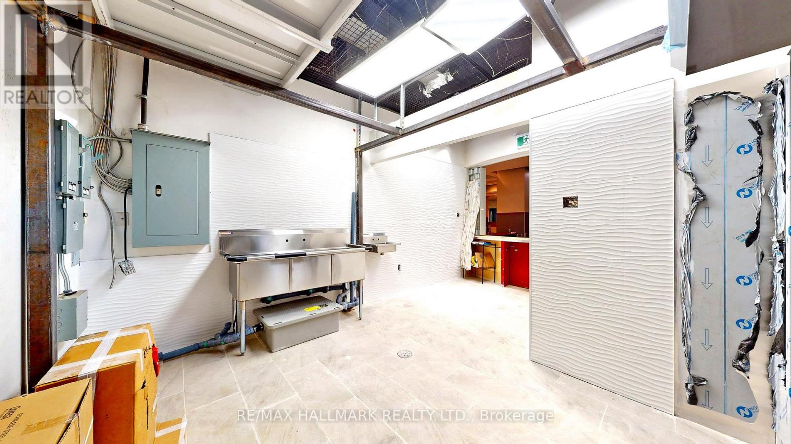 49 - 384 Yonge Street Property Photo 16