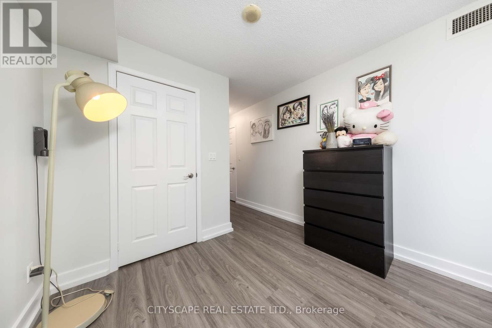 609 - 5940 Yonge Street Property Photo 3