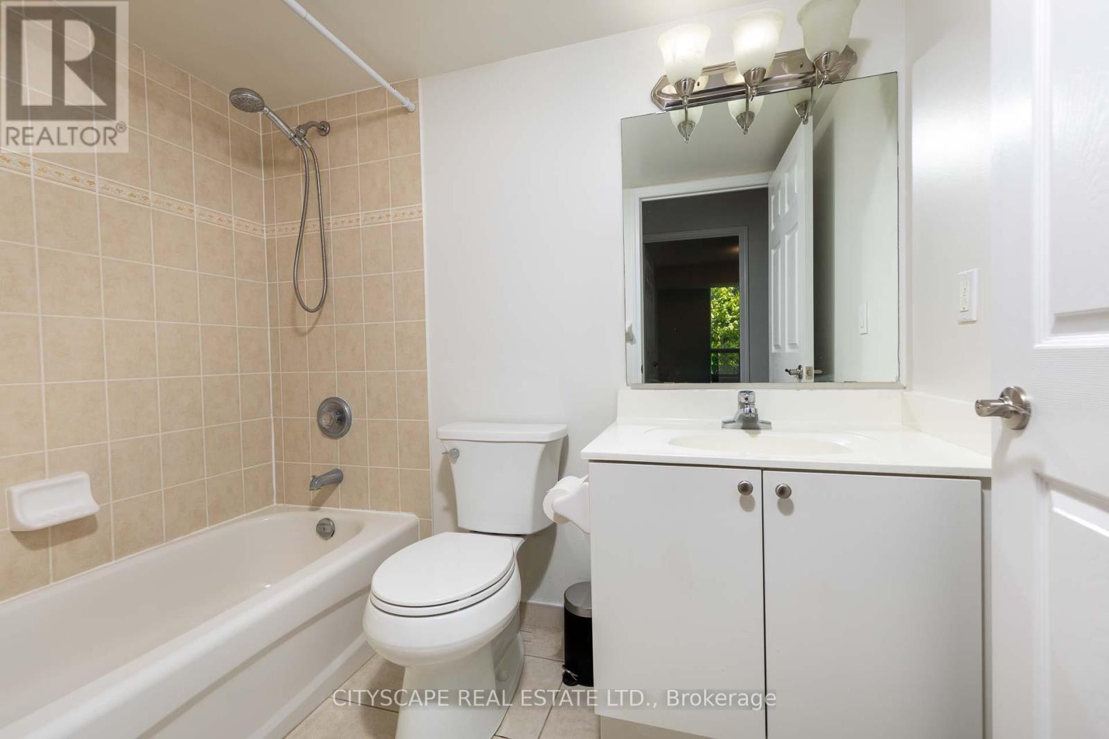 609 - 5940 Yonge Street Property Photo 7